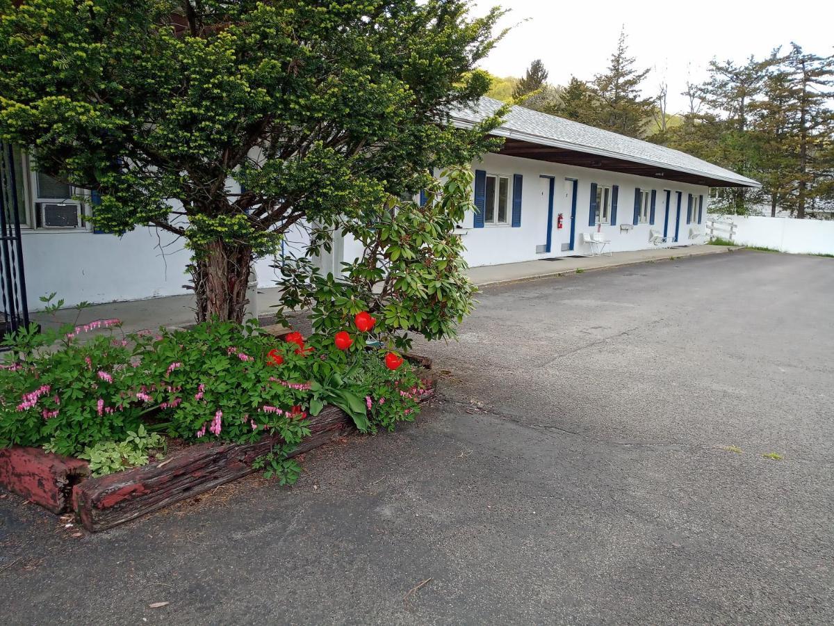 Elm Tree Motel Craryville Dış mekan fotoğraf